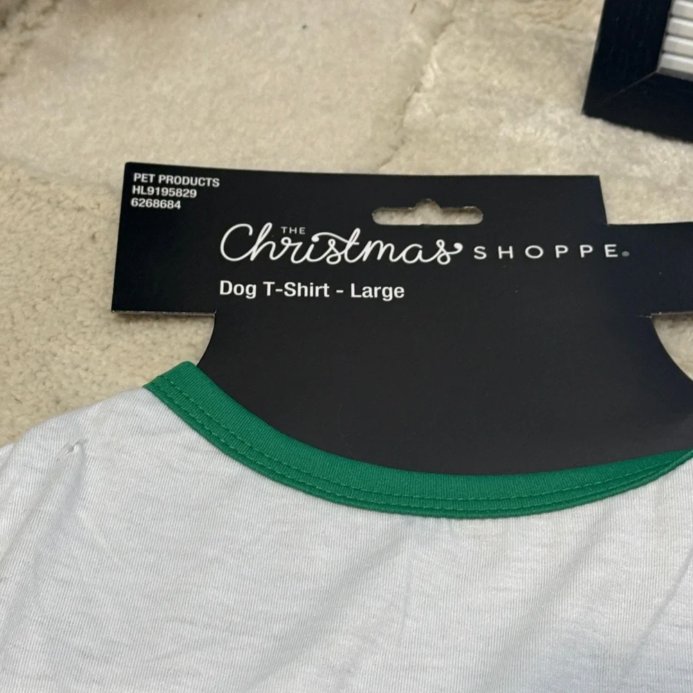 Hobby Lobby Santa's Favorite Elf Design Large Dog T-shirt